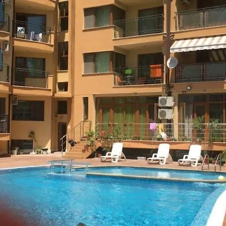 Amadeus 5 , Green Studio Apartment